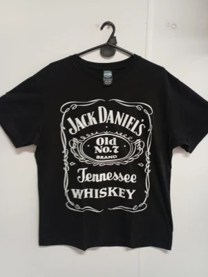 REMERA - JACK DANIELS - HOMBRE - NEGRO
