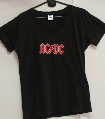 REMERA - AC DC - MUJER - NEGRO