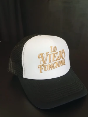 GORRA LO VIEJO FUNCIONA-UNISEX-BLANCO