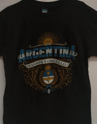 REMERA - ARGENTINA PASION Y ORGULLO  - HOMBRE - NEGRO