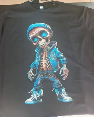 REMERA - CALAVERA AZUL - HOMBRE - NEGRO