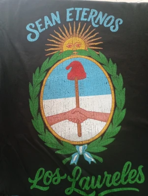 REMERA - SEAN ETERNOS LOS LAURELES - HOMBRE - NEGRO