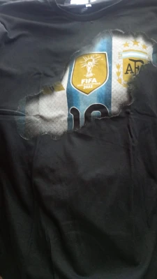 REMERA - CAMISETA ROTA - HOMBRE - NEGRO