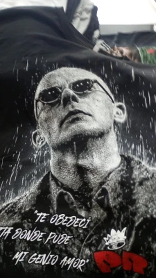 REMERA - INDIO MI GENIO AMOR - HOMBRE - NEGRO