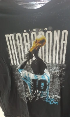 REMERA - LA MANO DE DIOS - HOMBRE - NEGRO