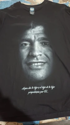 REMERA - MARADONA CARA - HOMBRE - NEGRO