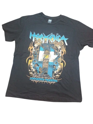 REMERA - HERMETICA - HOMBRE - NEGRO