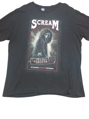 REMERA - SCREAM - HOMBRE - NEGRO