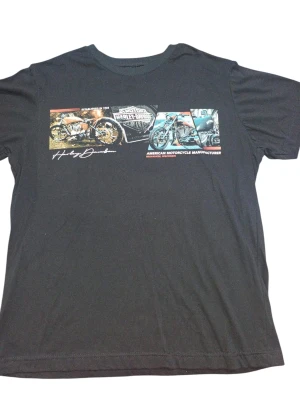 REMERA - MOTOR HARLEY - HOMBRE - NEGRO
