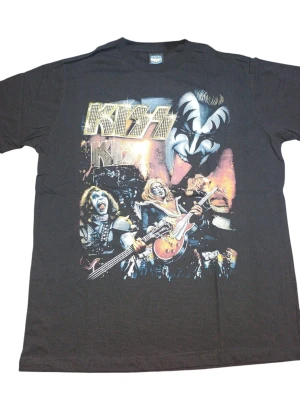REMERA - KISS - HOMBRE - NEGRO