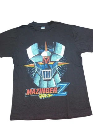 REMERA - MAZINGER  - HOMBRE - NEGRO