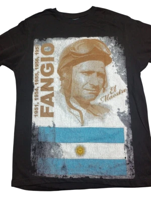 REMERA - FANGIO - HOMBRE - NEGRO