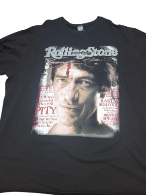 REMERA - ROLLING STONE COLECCIÓN - HOMBRE - NEGRO