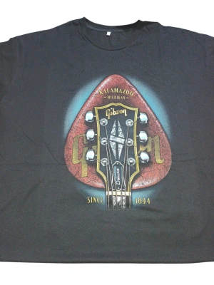 REMERA - GUITARRA GIBSON - HOMBRE - NEGRO