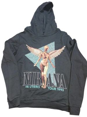 BUZO - NIRVANA IN UTERO - HOMBRE - NEGRO